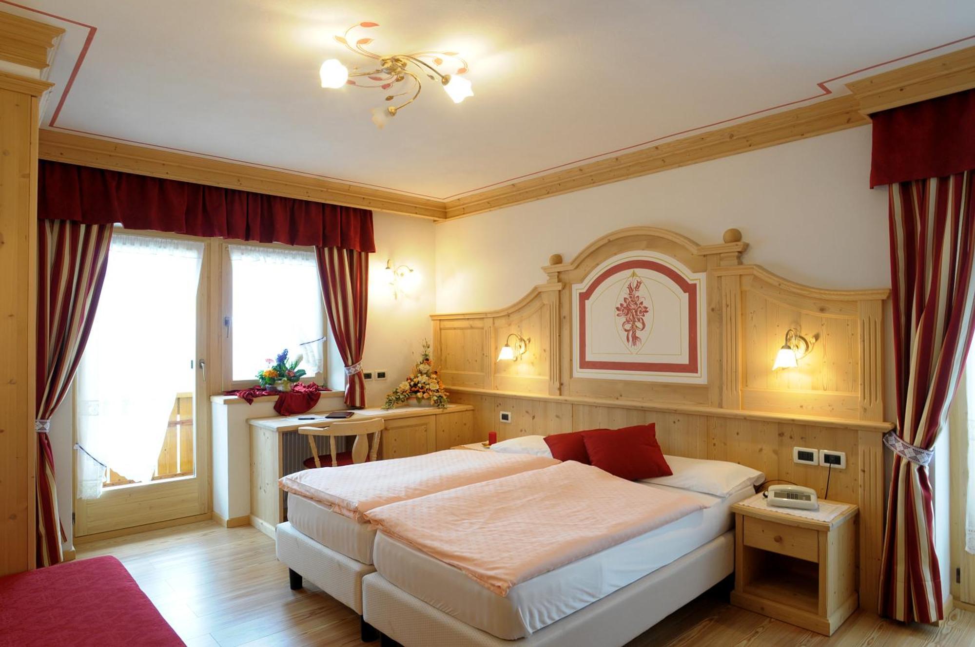 Hotel Cesa Padon アラッバ エクステリア 写真