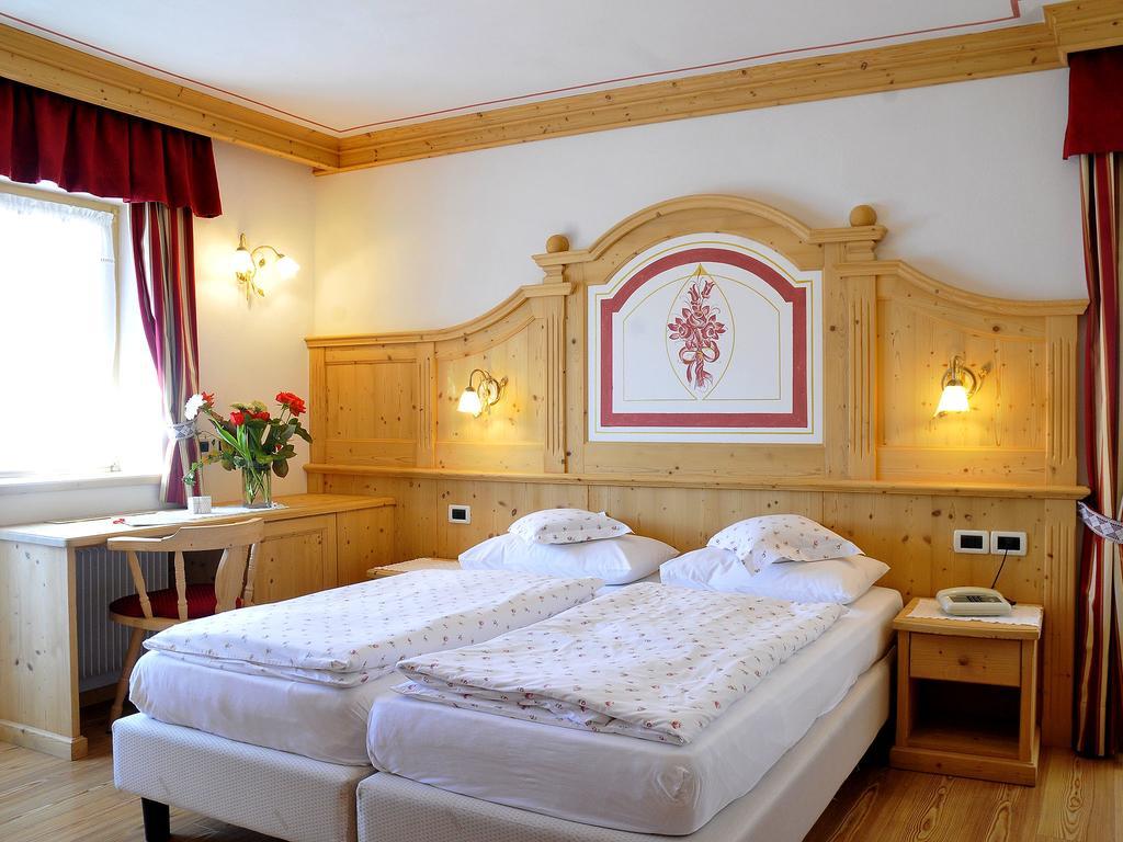 Hotel Cesa Padon アラッバ エクステリア 写真