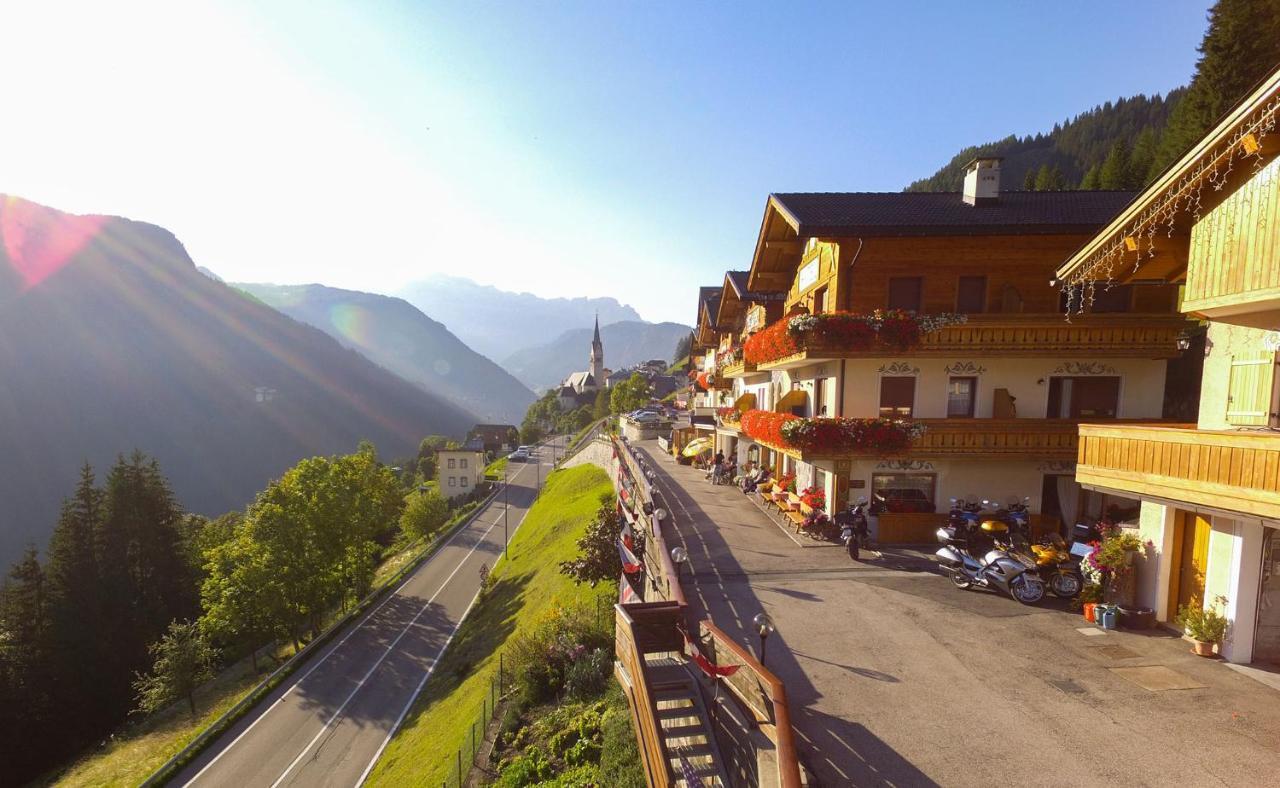 Hotel Cesa Padon アラッバ エクステリア 写真